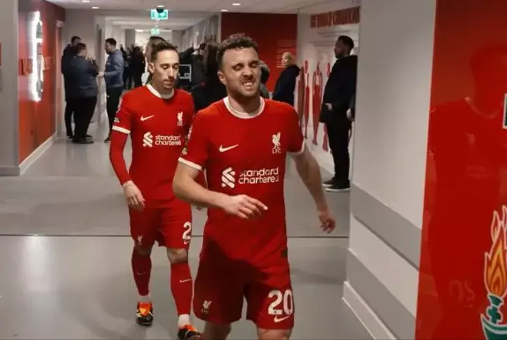 Diogo Jota was captured by This is Anfield video showing gestures of injury.