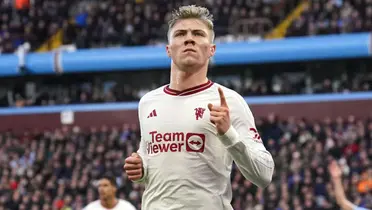 Rasmus Hojlund inspired on Cristiano Ronaldo gestures to respond to the crticics of Villa fans.