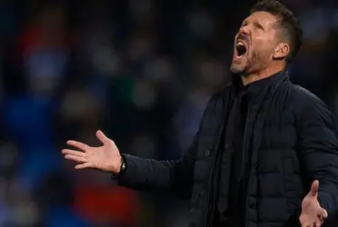 He receives a message from Simeone and begins to shake with fear
