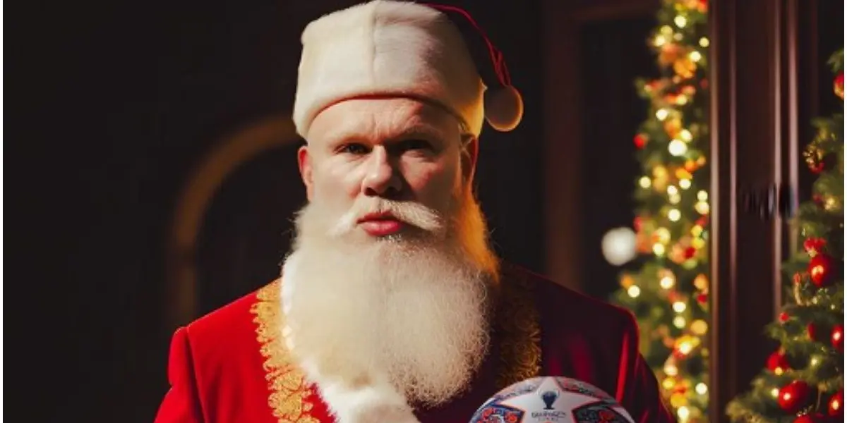The Norwegian striker wished all the fans a Merry Christmas, wearing the Santa Claus suit.
