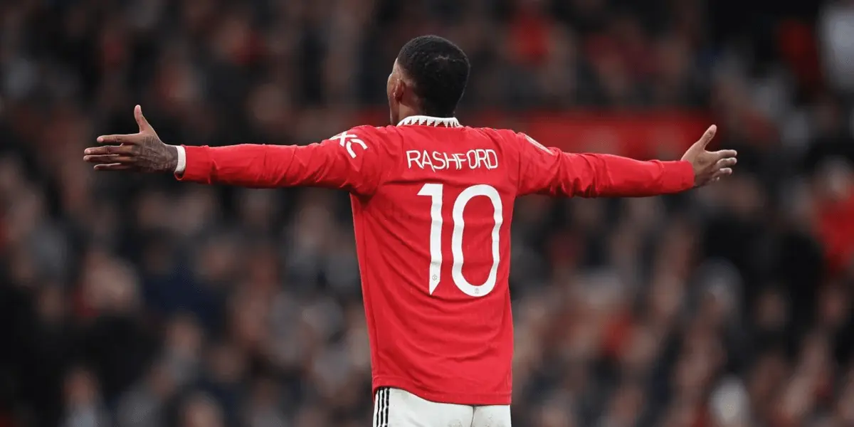 The player becomes the top earner player in the Manchester United squad