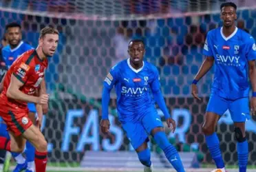 The player was clapped by the fans in the game against Al Hilal